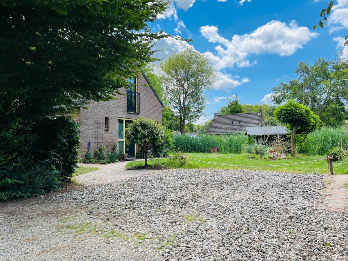 Supergezellig Vakantiehuis Met Hele Grote Tuin Bij Nijmegen Ewijk Exteriör bild