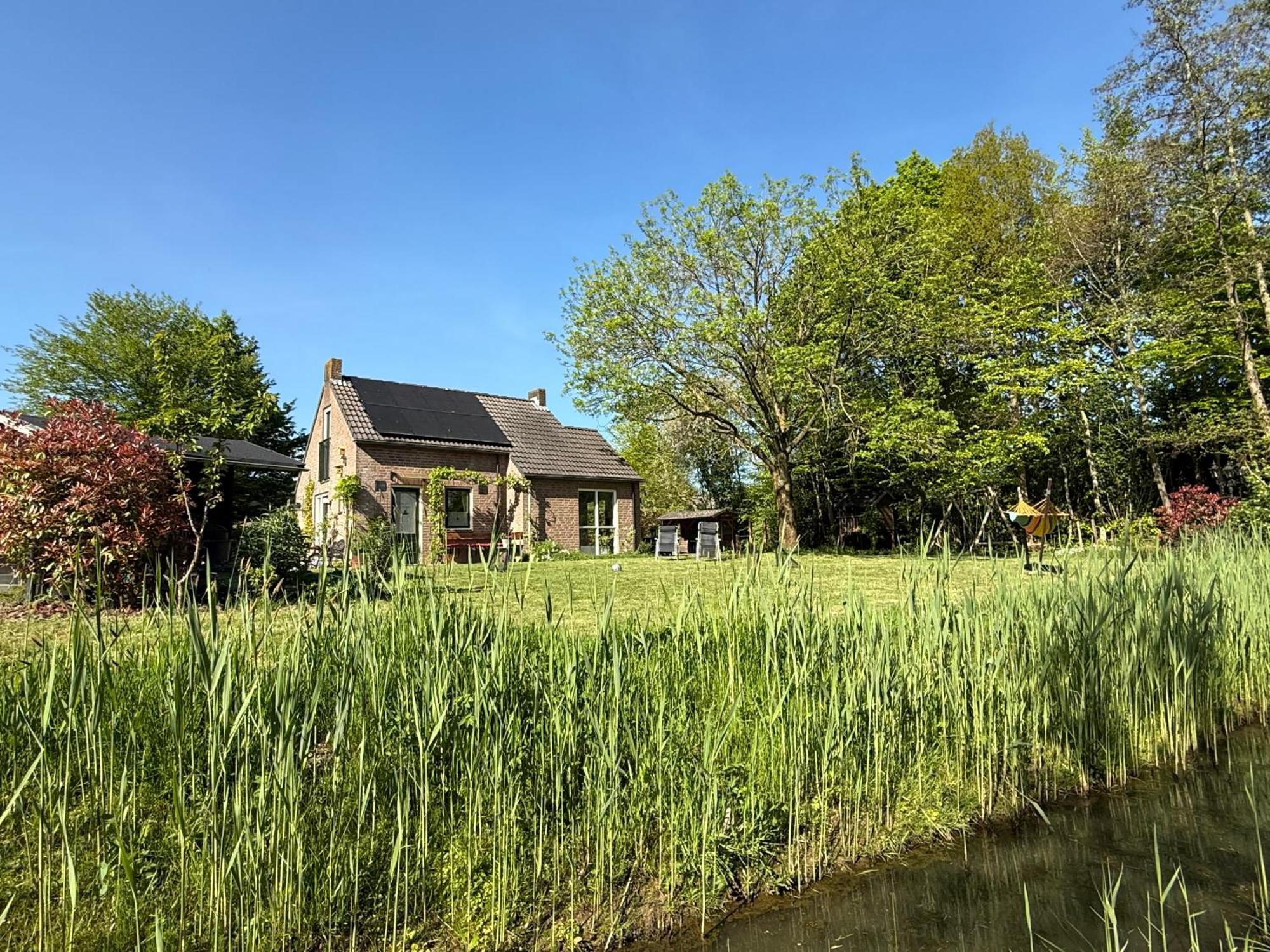 Supergezellig Vakantiehuis Met Hele Grote Tuin Bij Nijmegen Ewijk Exteriör bild